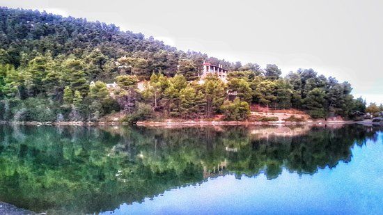 Lake Beletsi, Athene